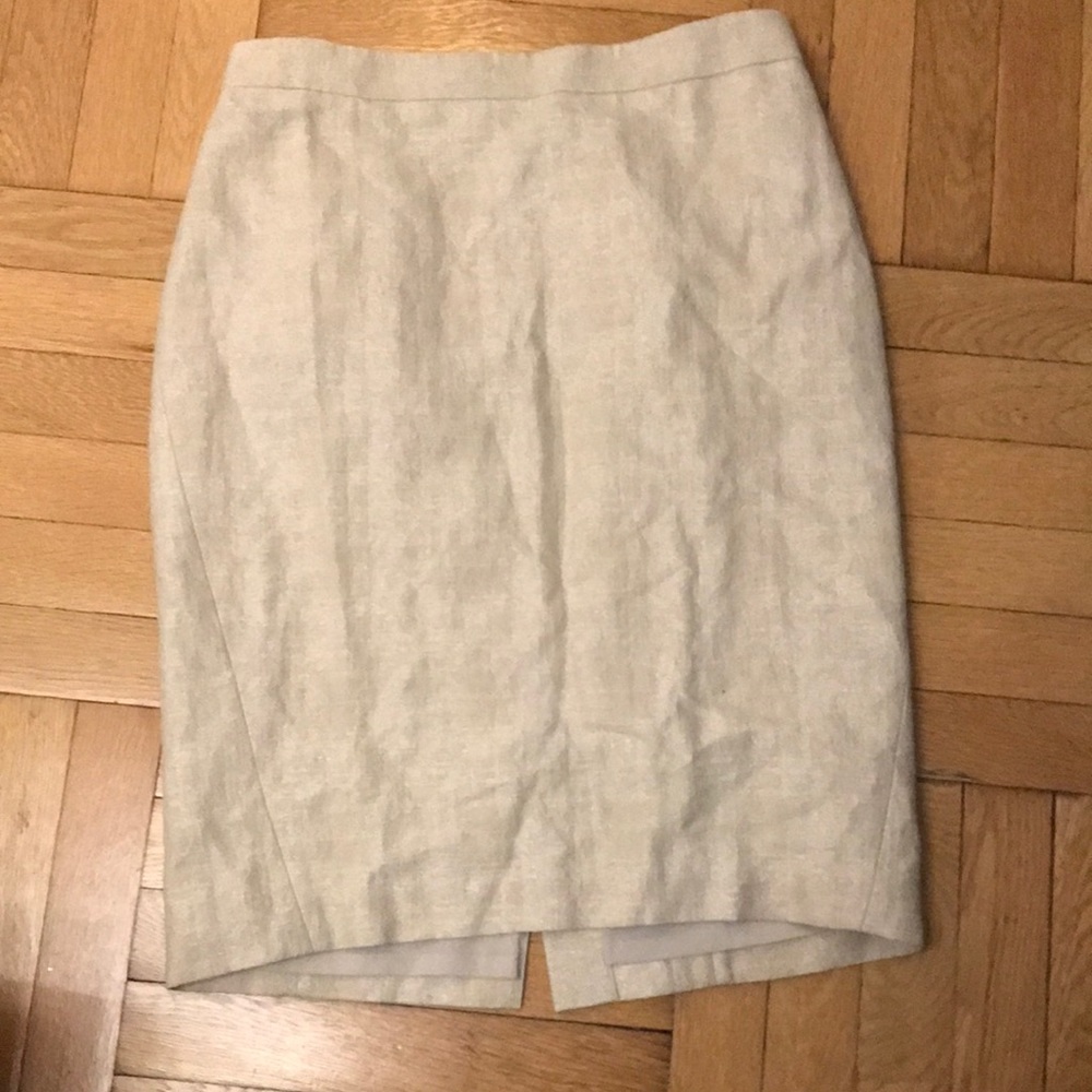Ann Taylor Off-White / Cream Skirt with Small Slit in the Back